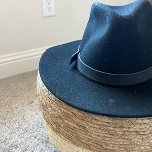 Gigi pip hat